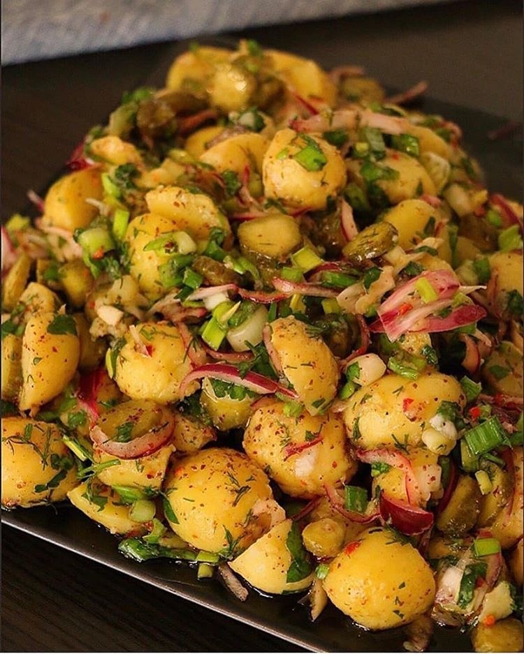 Taze Yeşillikli Limonlu Patates Salatası